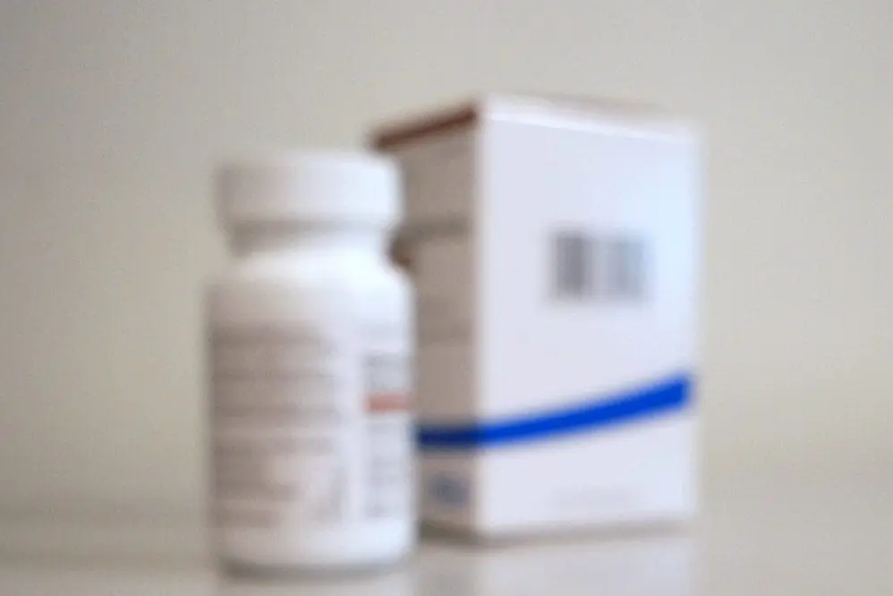 tabletka dzień po na stole